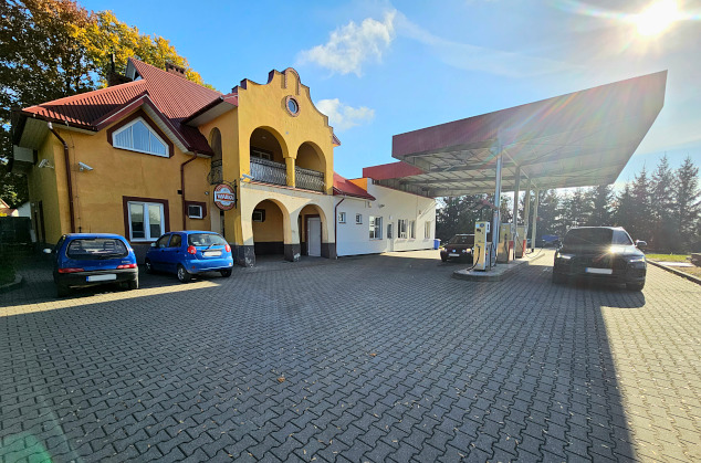 Stacja Paliw Lipiny